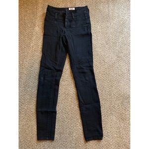 Black Levi High-waisted Jeans